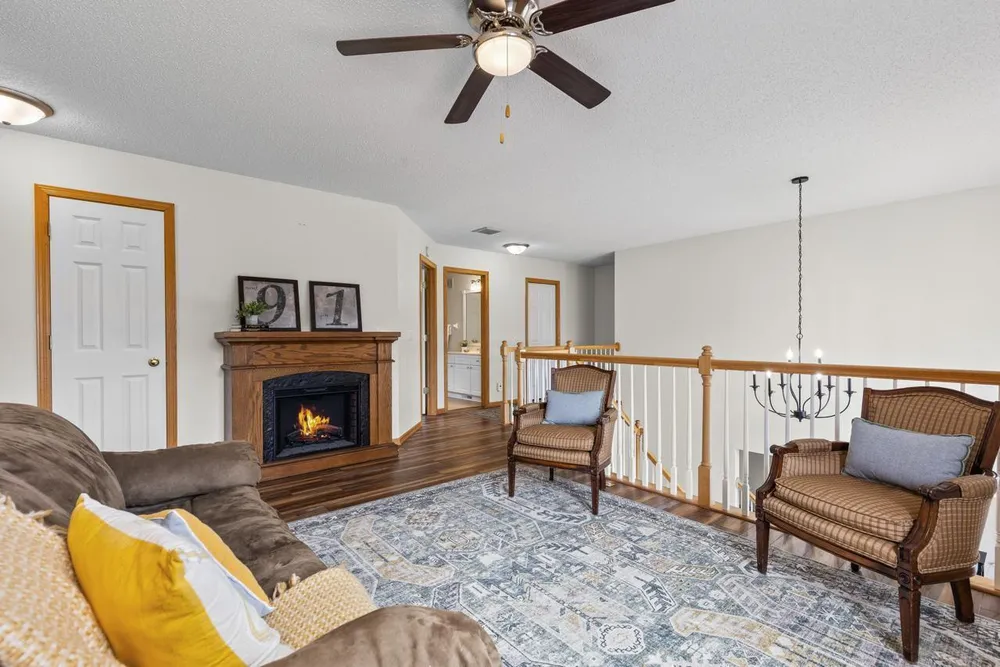 9724 Geisler Rd, Eden Prairie, MN 55347