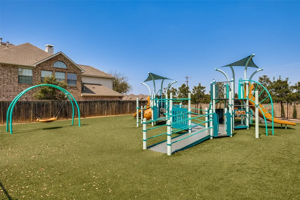 400 S Hampton Ct, Lewisville, TX 75056