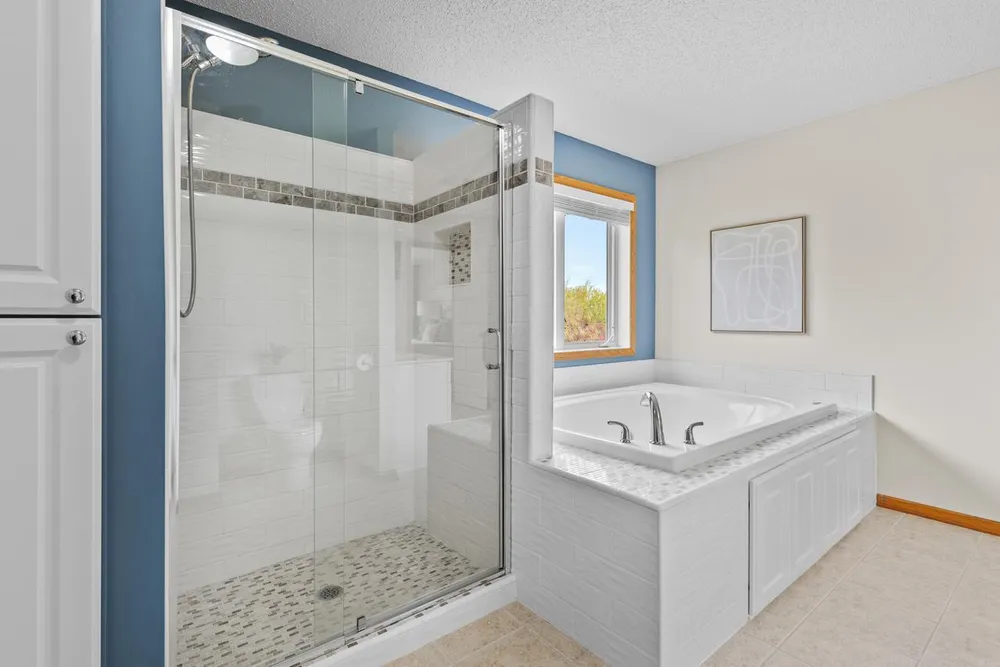 9724 Geisler Rd, Eden Prairie, MN 55347
