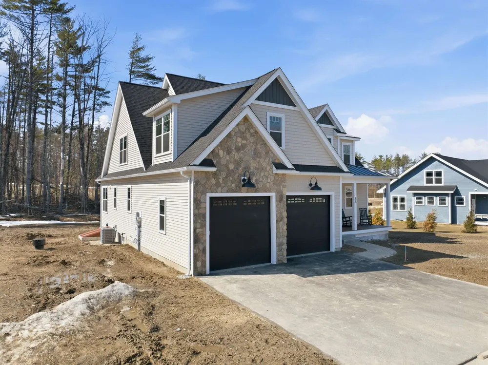 Lady Walsingham Way, Laconia, NH 03246