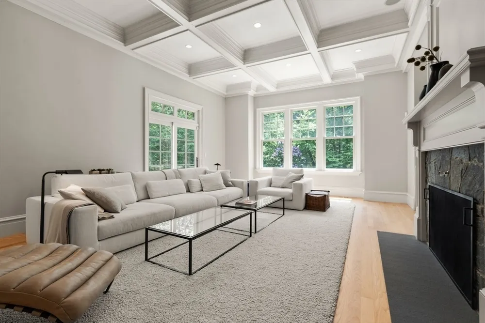 300 Glen Rd, Weston, MA 02493