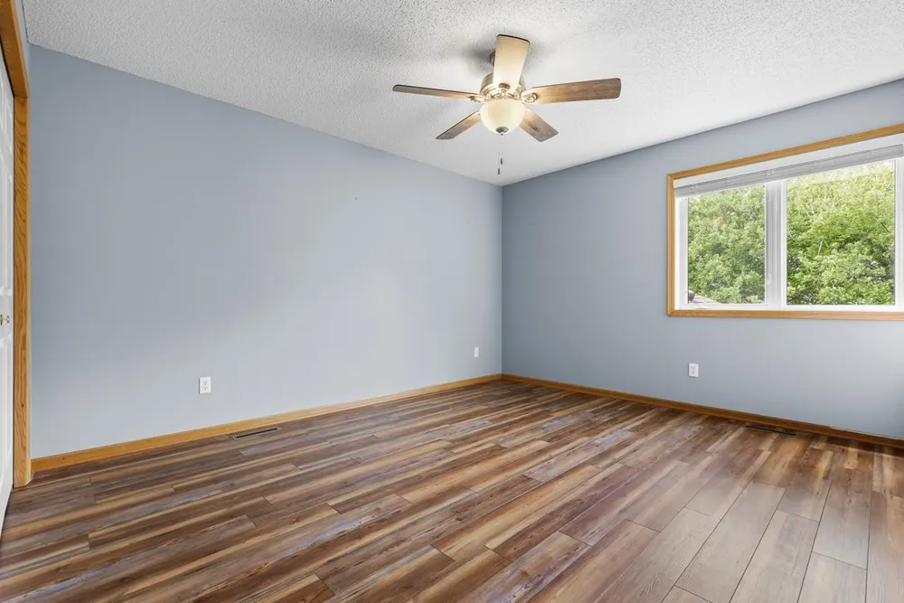 9724 Geisler Rd, Eden Prairie, MN 55347