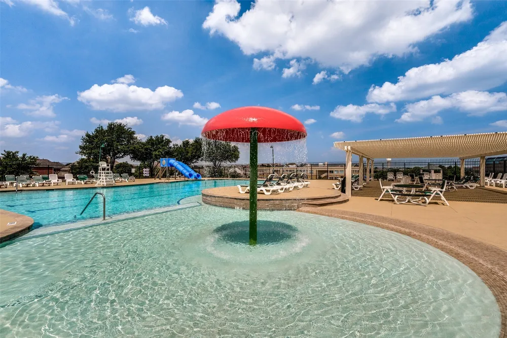 400 S Hampton Ct, Lewisville, TX 75056