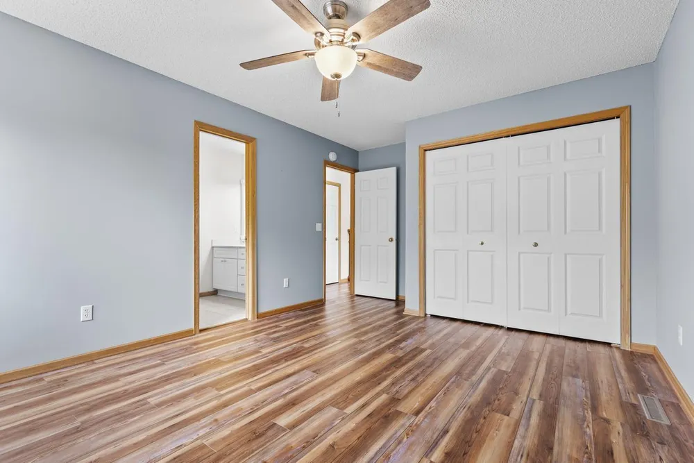 9724 Geisler Rd, Eden Prairie, MN 55347
