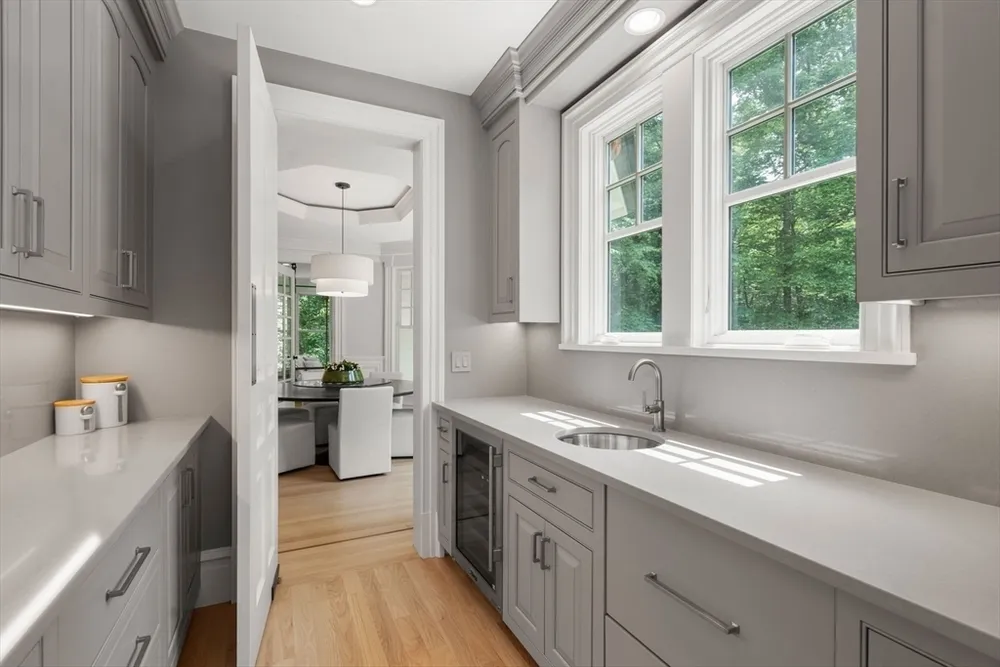 300 Glen Rd, Weston, MA 02493
