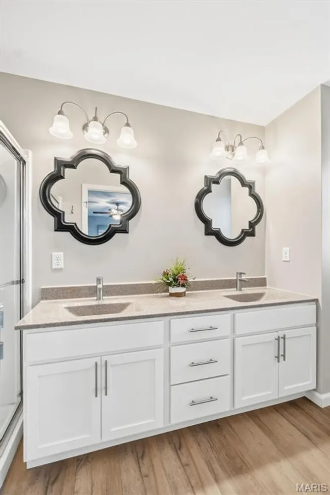 1064 DYESS WAY, St Charles, MO 63301