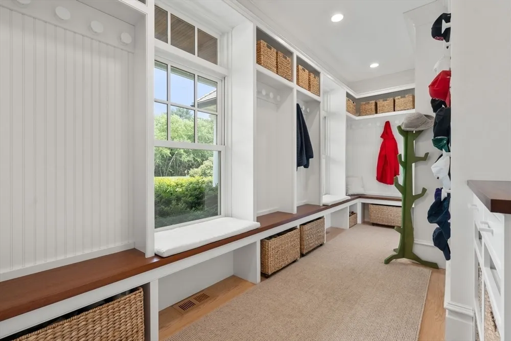 300 Glen Rd, Weston, MA 02493