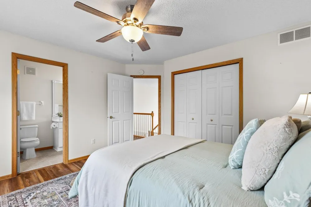 9724 Geisler Rd, Eden Prairie, MN 55347
