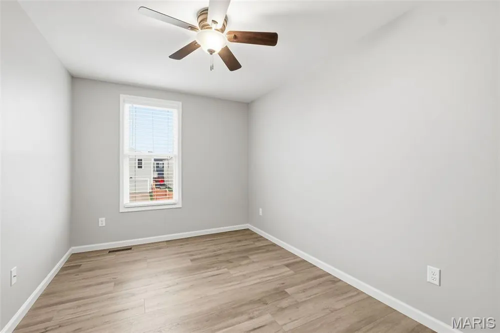 1064 DYESS WAY, St Charles, MO 63301