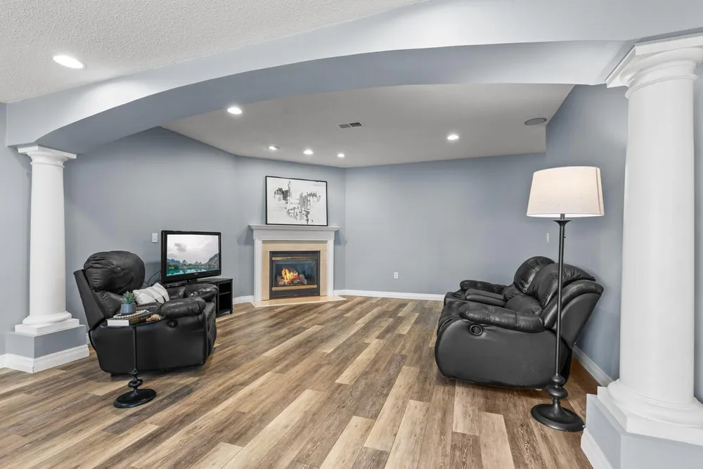 9724 Geisler Rd, Eden Prairie, MN 55347