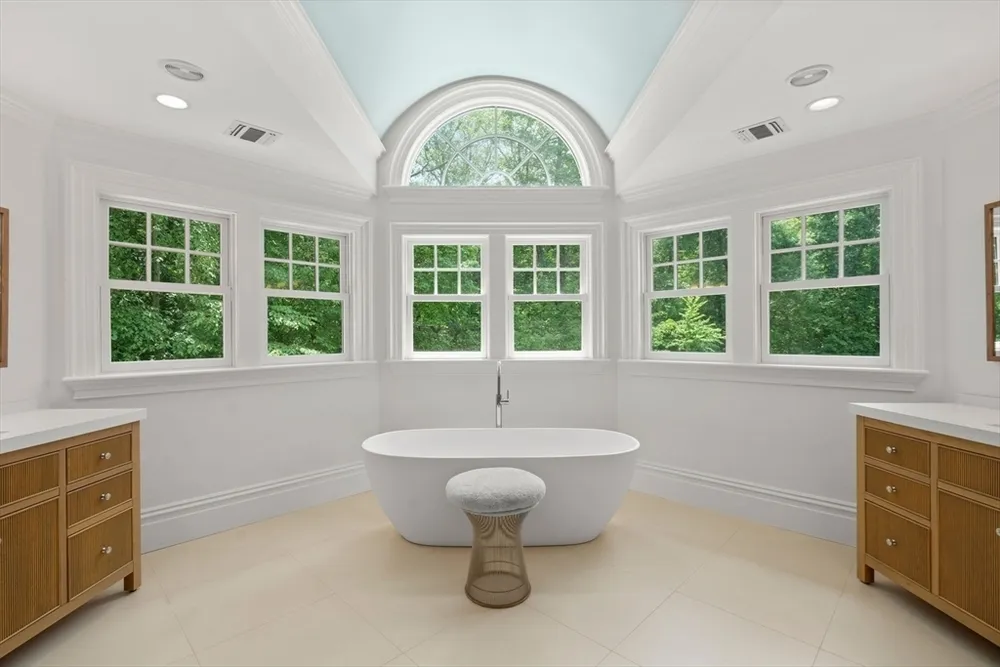 300 Glen Rd, Weston, MA 02493