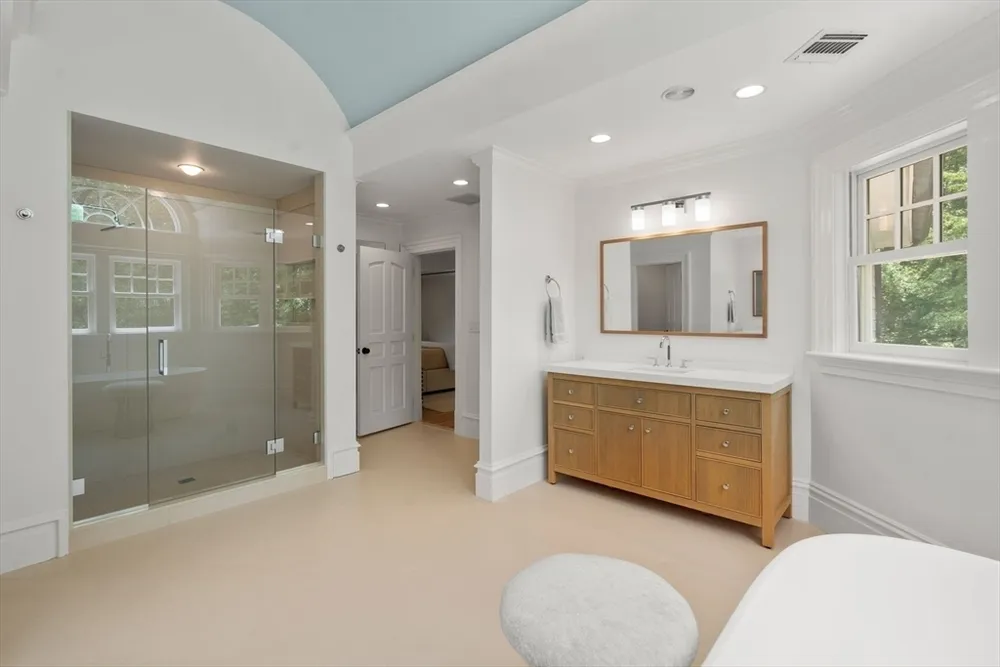 300 Glen Rd, Weston, MA 02493