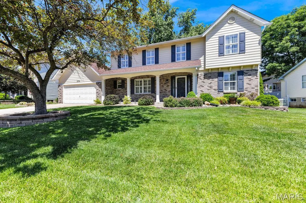 2094 Autumn Wood Dr, St Charles, MO 63303