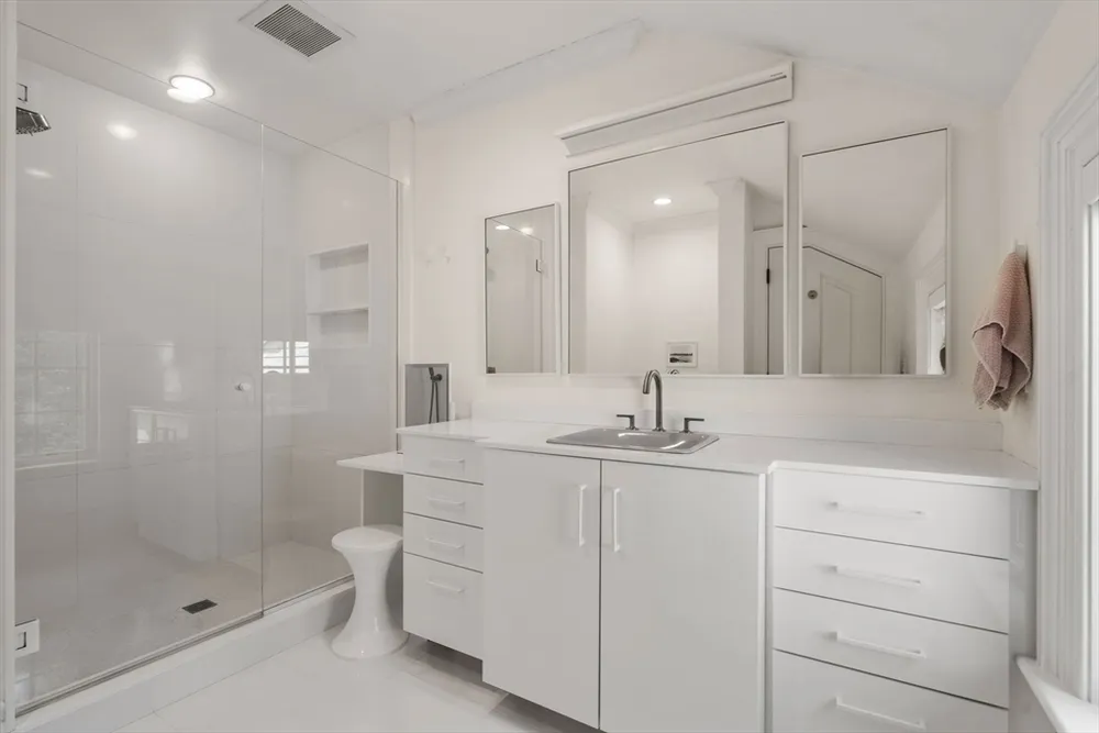 300 Glen Rd, Weston, MA 02493