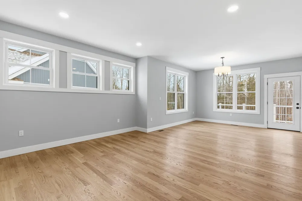 Lady Walsingham Way, Laconia, NH 03246
