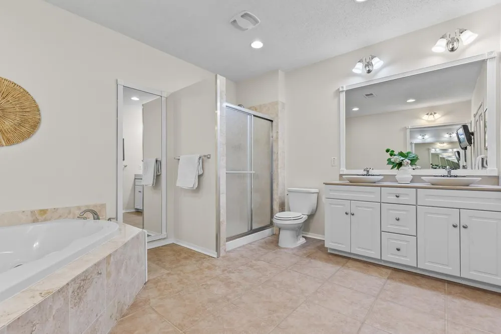 9724 Geisler Rd, Eden Prairie, MN 55347