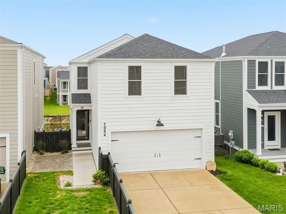 1064 DYESS WAY, St Charles, MO 63301