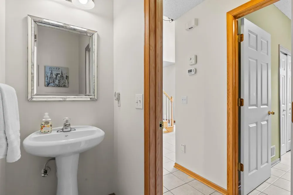 9724 Geisler Rd, Eden Prairie, MN 55347
