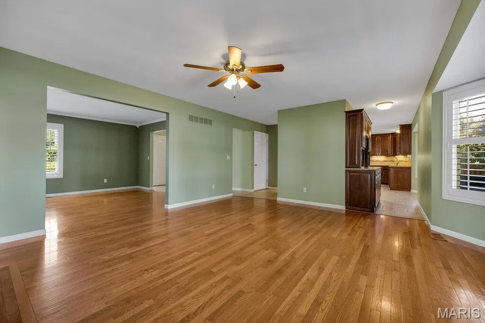 2094 Autumn Wood Dr, St Charles, MO 63303