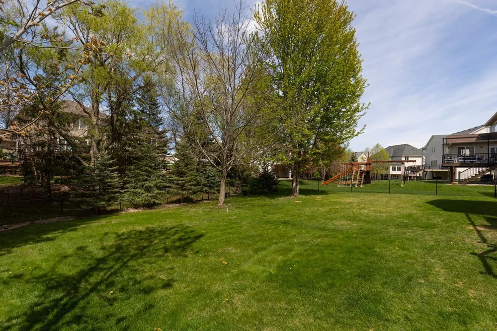 9724 Geisler Rd, Eden Prairie, MN 55347