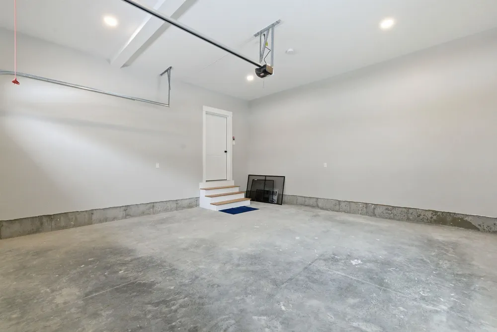 Lady Walsingham Way, Laconia, NH 03246