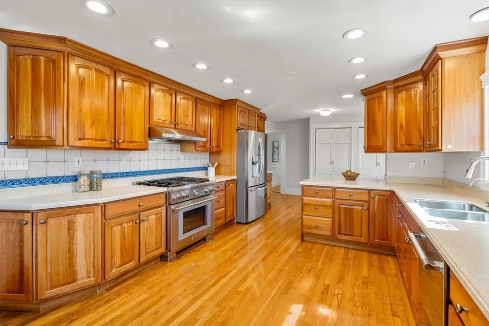 285 Fairmount Ave, Boston, MA 02136