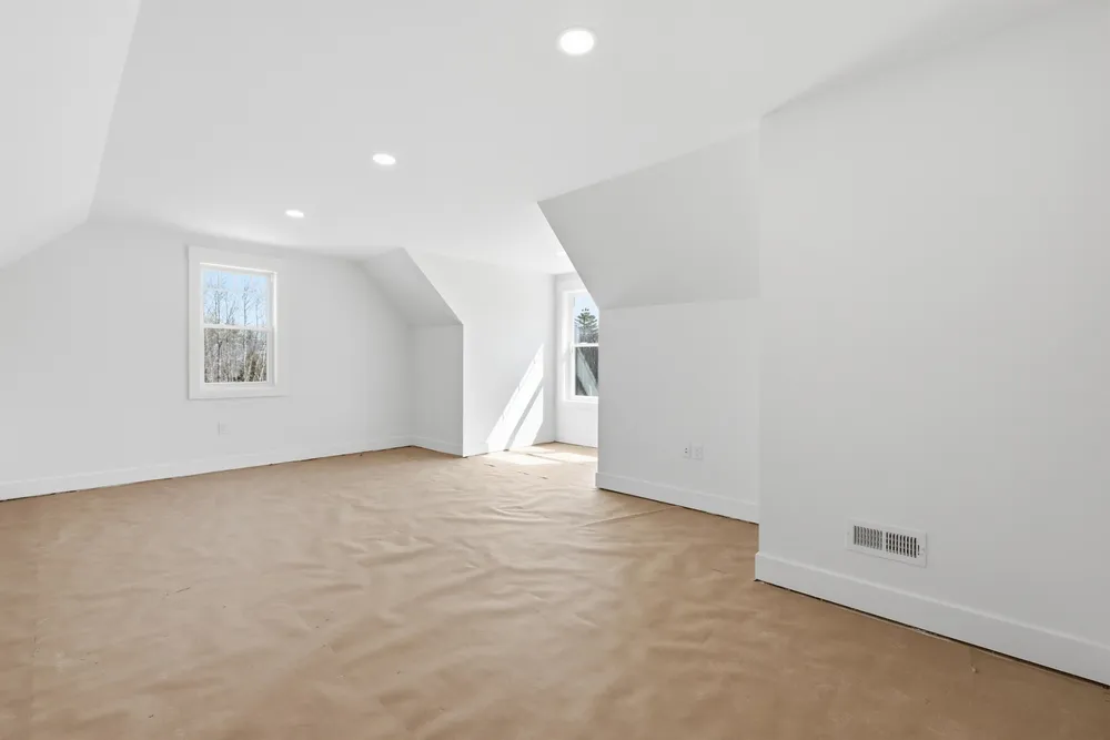 Lady Walsingham Way, Laconia, NH 03246