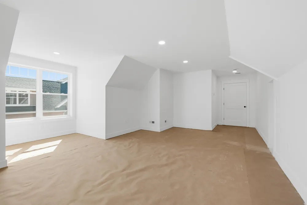 Lady Walsingham Way, Laconia, NH 03246