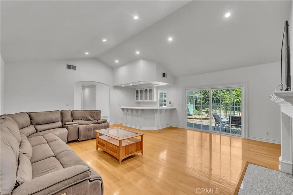 17082 Parthenia St, Sherwood Forest, CA 91325