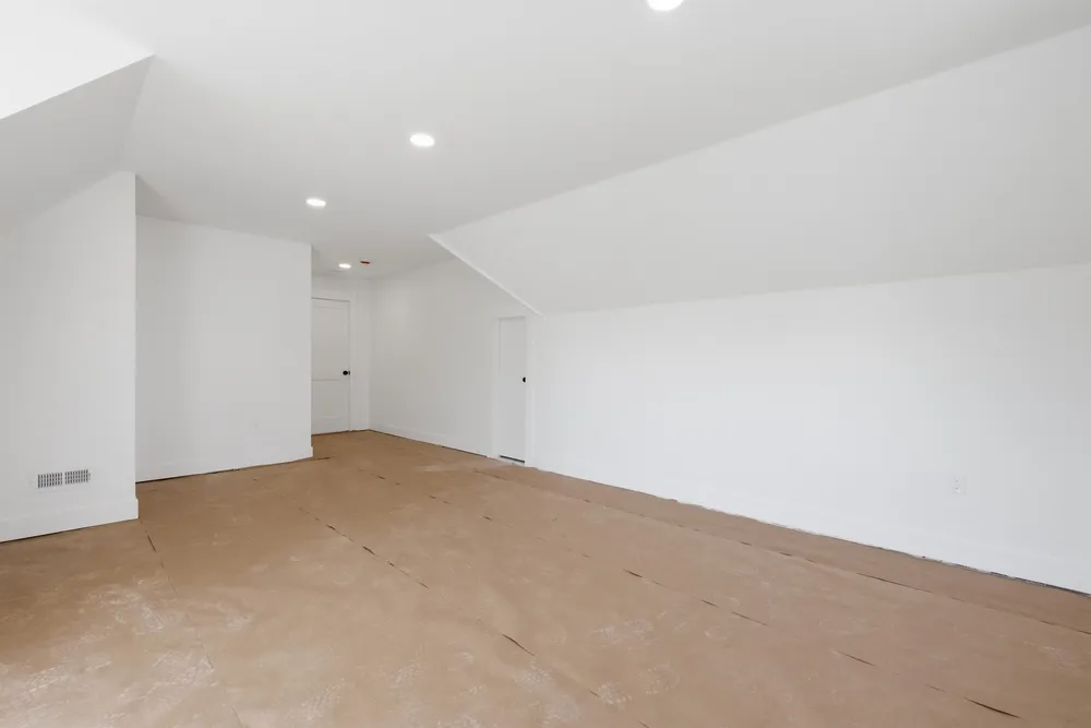 Lady Walsingham Way, Laconia, NH 03246
