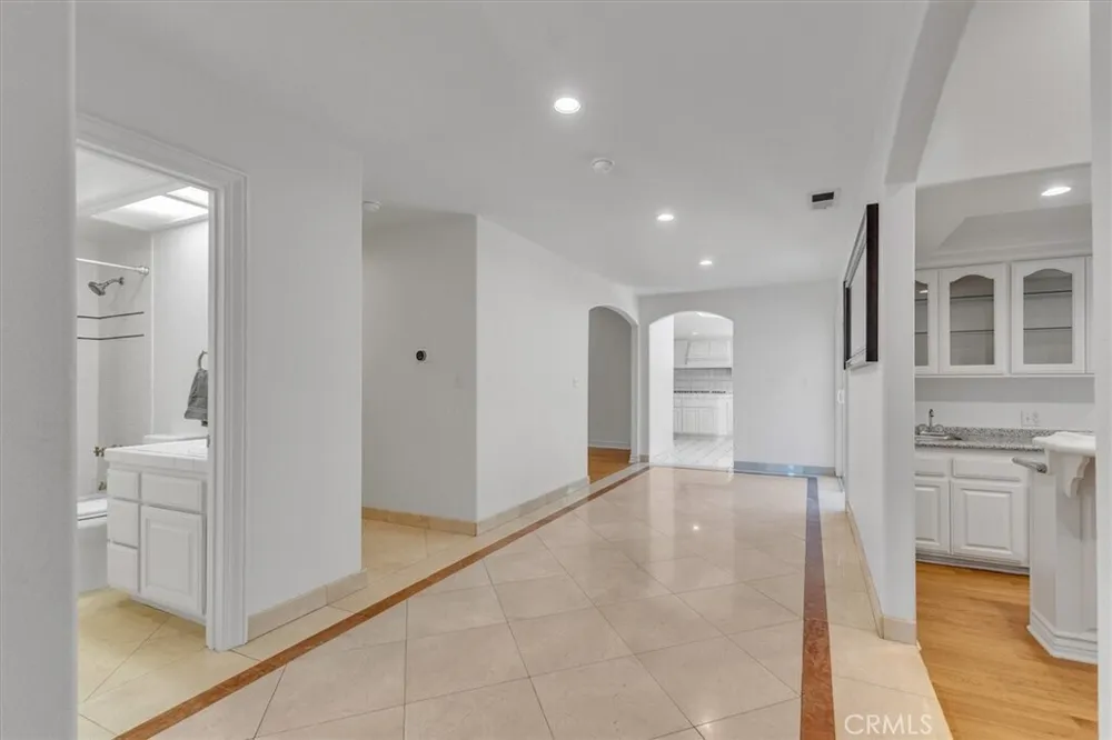 17082 Parthenia St, Sherwood Forest, CA 91325