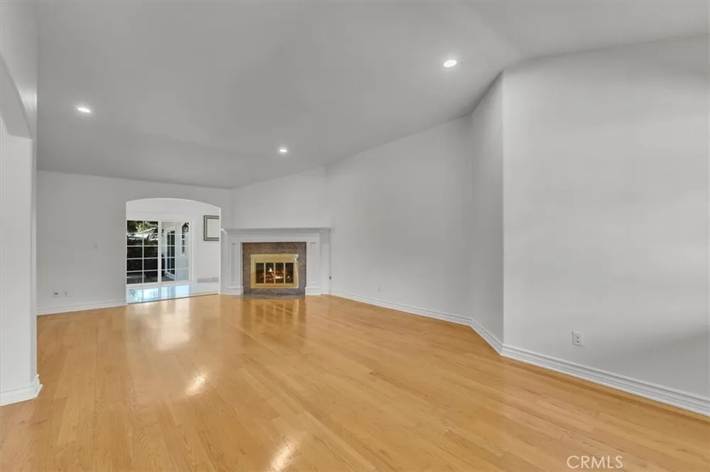 17082 Parthenia St, Sherwood Forest, CA 91325
