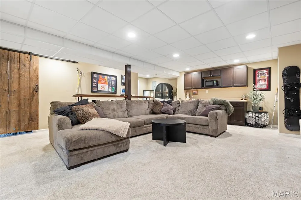1284 Harvest Ridge Dr, St Charles, MO 63303