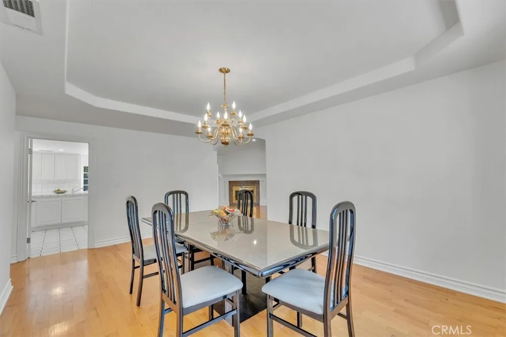17082 Parthenia St, Sherwood Forest, CA 91325