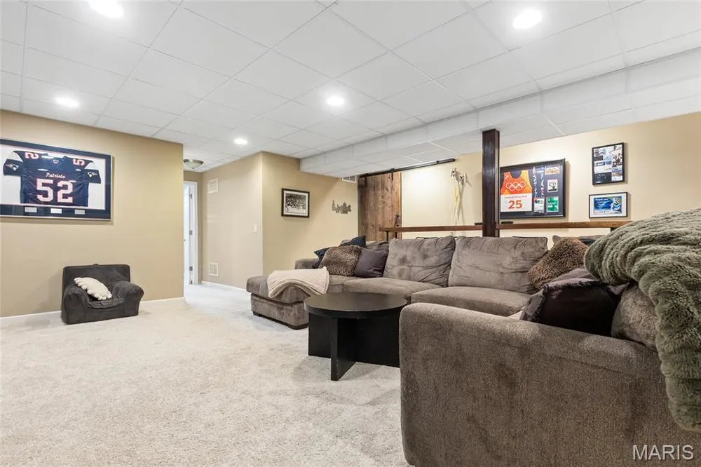 1284 Harvest Ridge Dr, St Charles, MO 63303