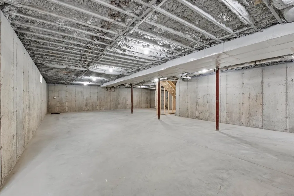 Lady Walsingham Way, Laconia, NH 03246