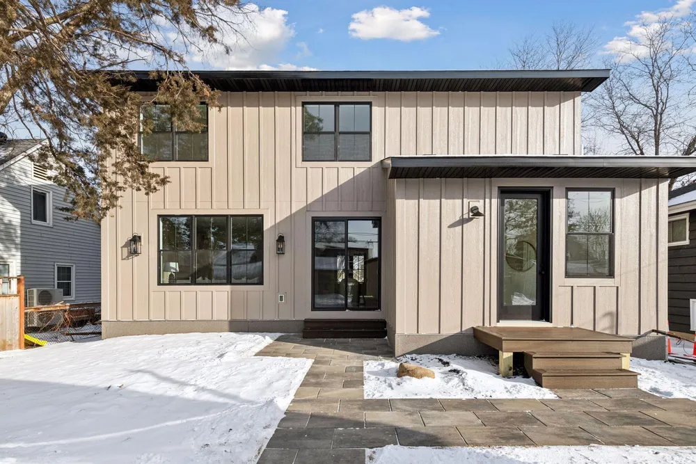 330 11th Ave N, Hopkins, MN 55343