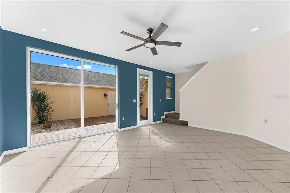 5637 Whitehead St, Bradenton, FL 34203