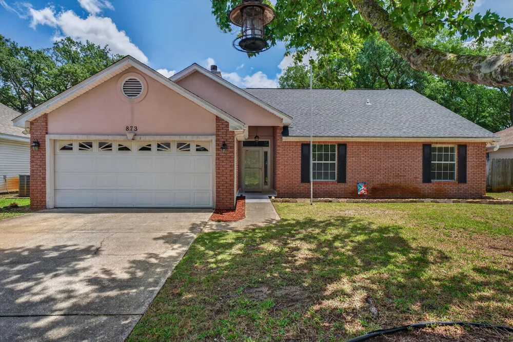 873 Brande Ct, Shalimar, FL 32579