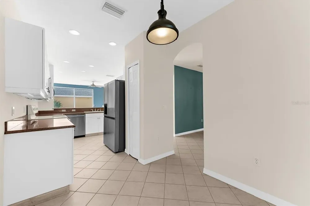 5637 Whitehead St, Bradenton, FL 34203