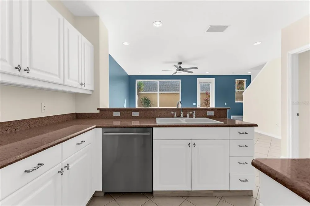5637 Whitehead St, Bradenton, FL 34203