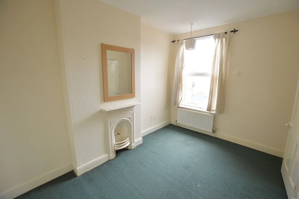 Property carousel item 6