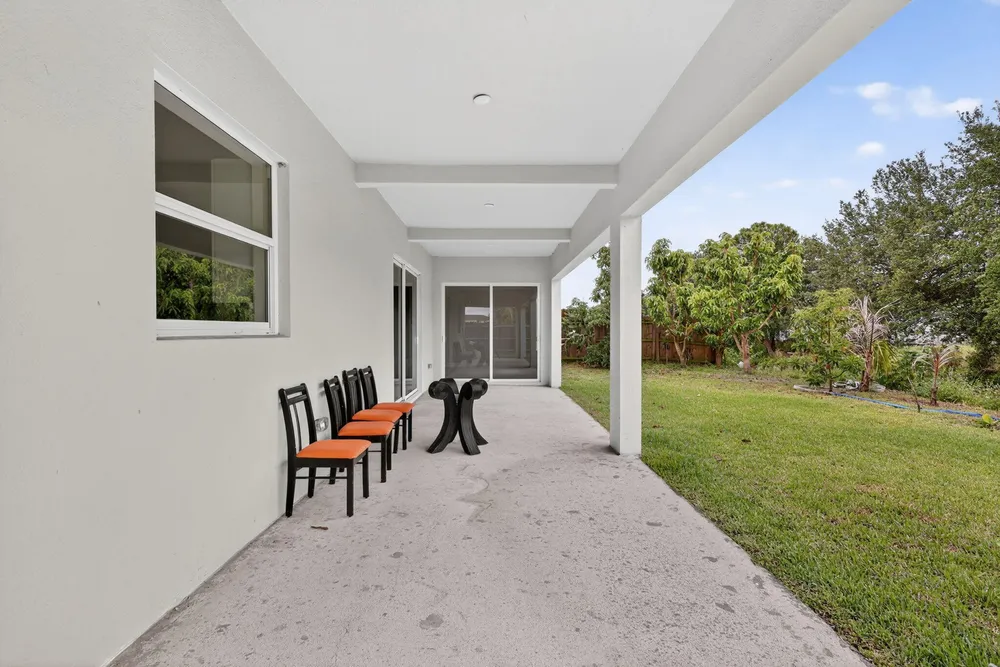 1974 SW Idaho Ln, Port St Lucie, FL 34953