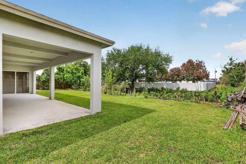 1974 SW Idaho Ln, Port St Lucie, FL 34953