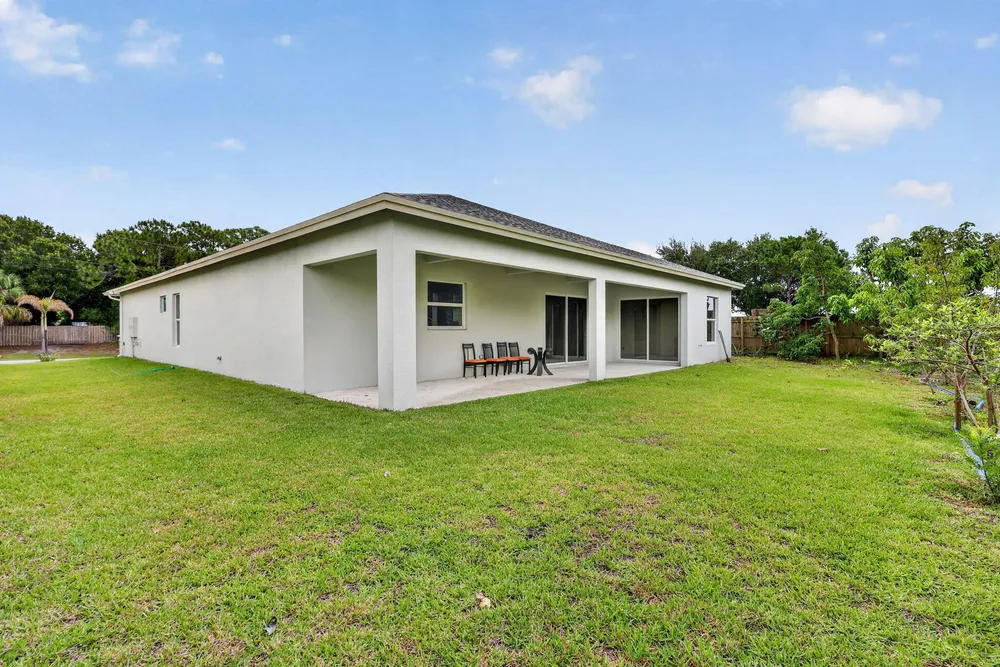 1974 SW Idaho Ln, Port St Lucie, FL 34953