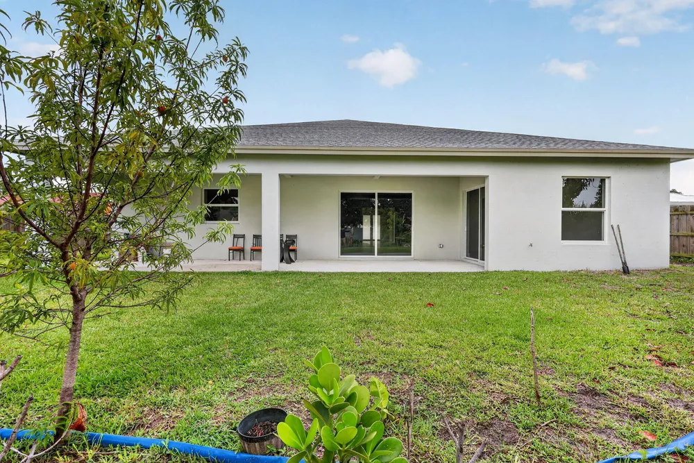 1974 SW Idaho Ln, Port St Lucie, FL 34953