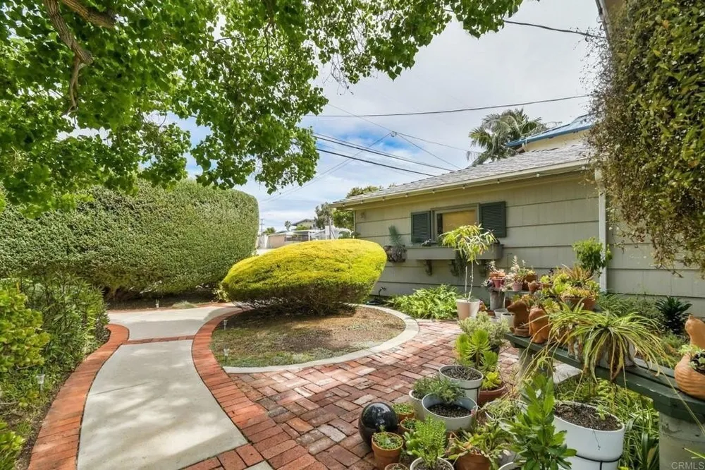 2552 Deerpark Dr, San Diego, CA 92110