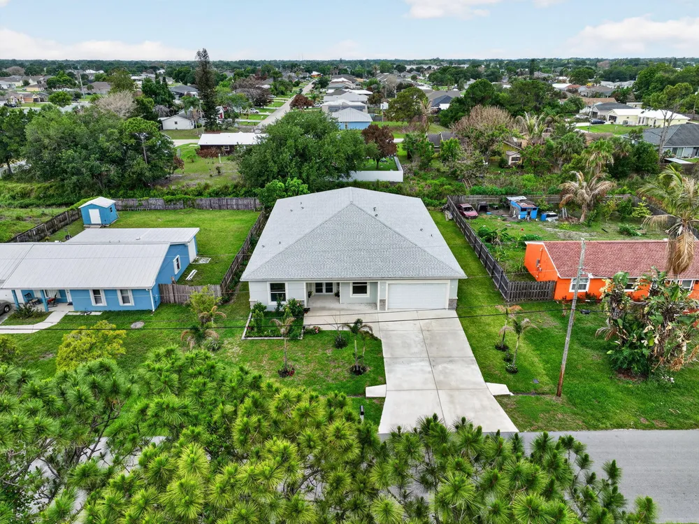 1974 SW Idaho Ln, Port St Lucie, FL 34953