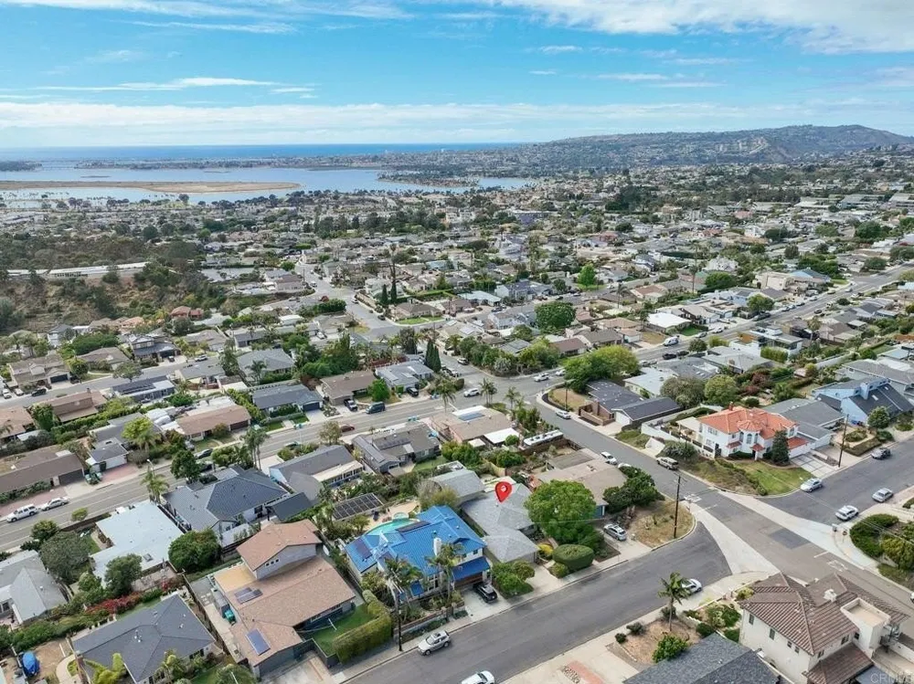 2552 Deerpark Dr, San Diego, CA 92110