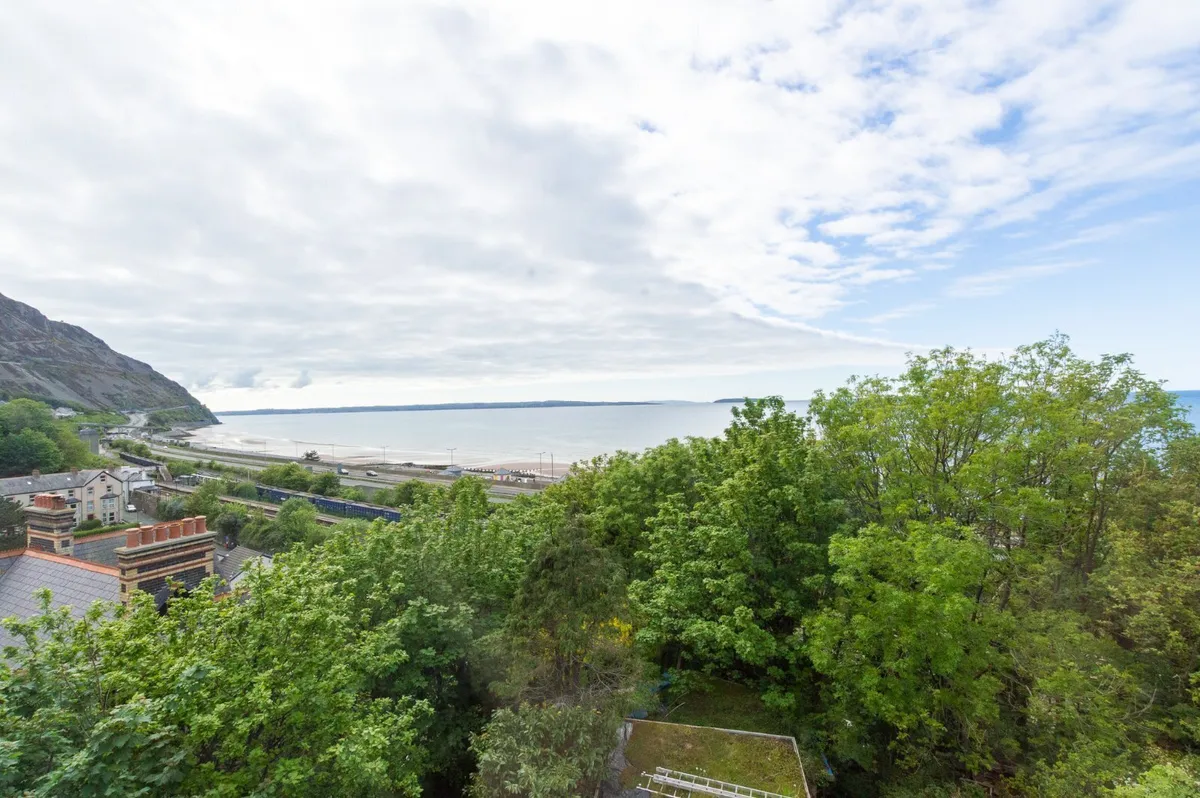 Marine Terrace, Conwy, LL34